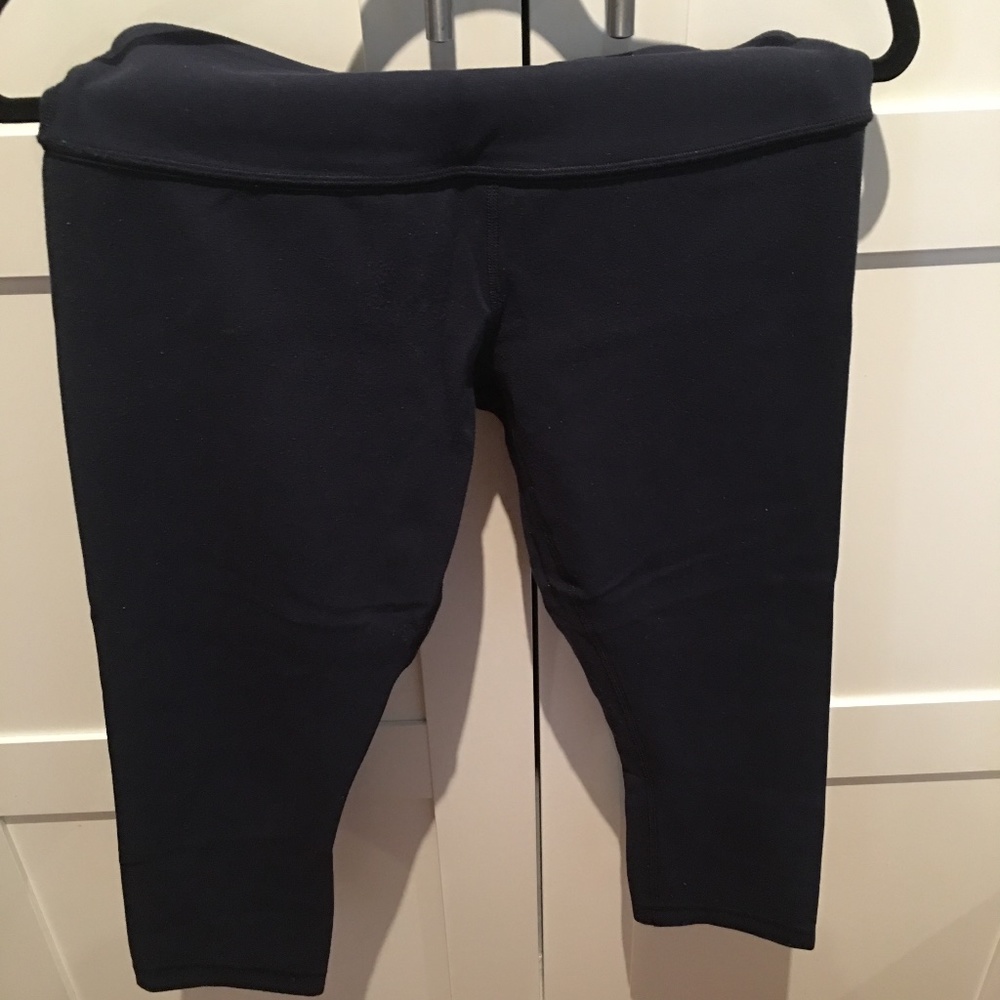 Lululemon Navy Cropped Leggings